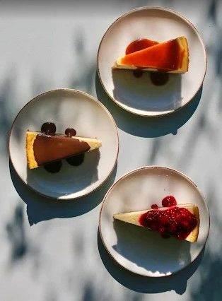 Lemon Cheesecake with Lemon Sauce